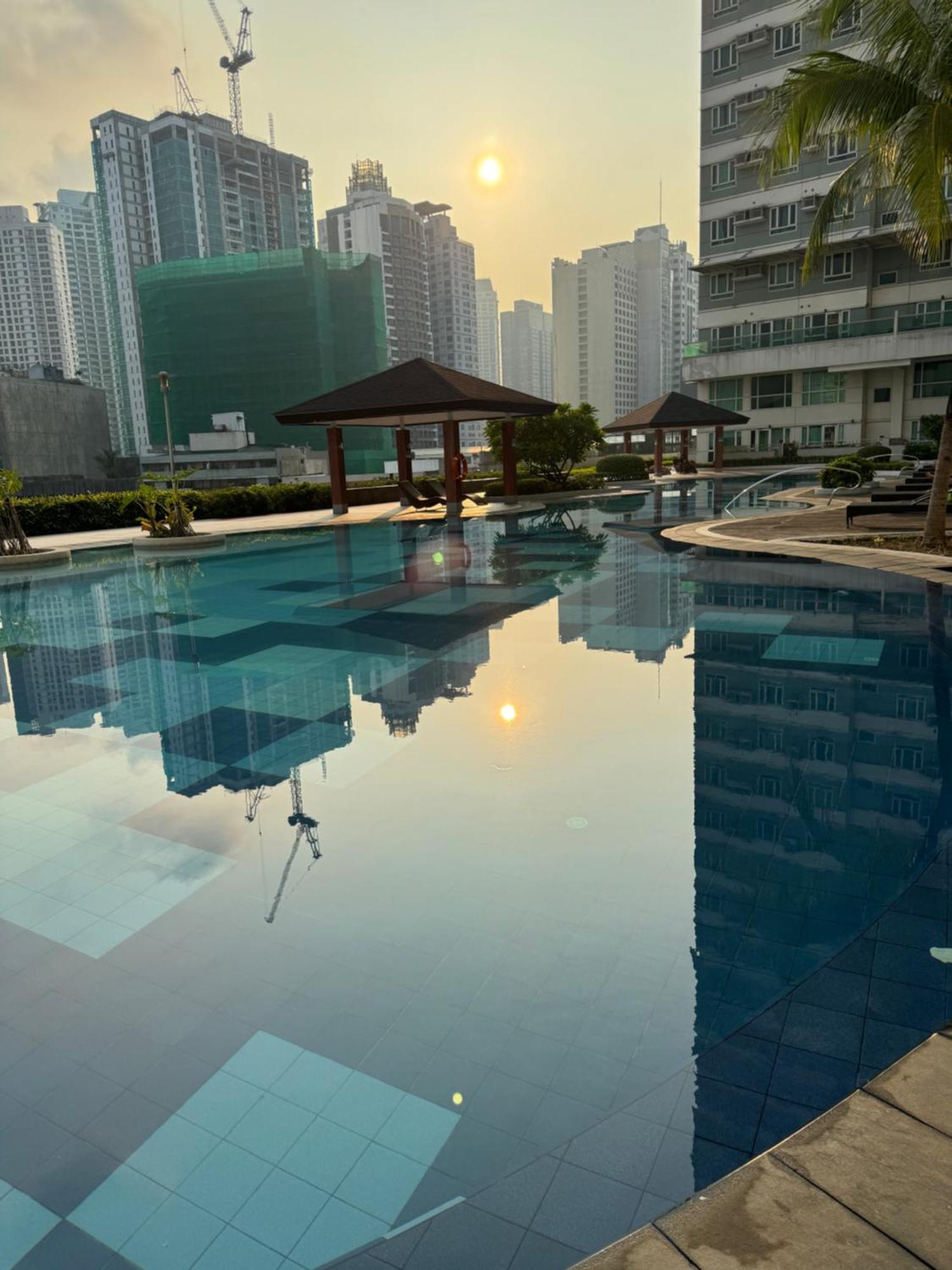 Beacon Makati Condo Free Pool Access Free Wifi 100Mbps & Free Netflix Manila Exterior photo